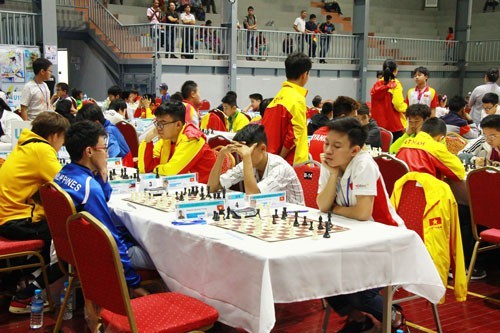 Catur Vietnam merebut kemenangan besar di Kejuaraan Catur Asia Tenggara - ảnh 1