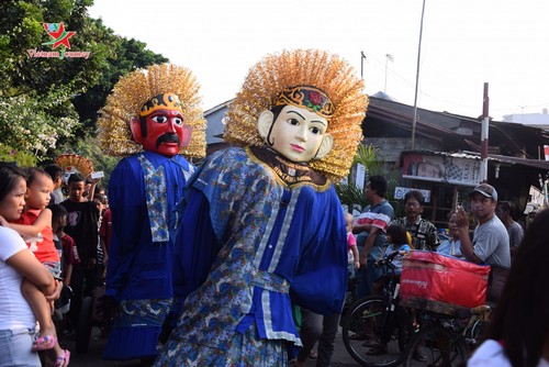 Lambang budaya Ondel-Ondel memenuhi jalan - jalan menjelang hari berdirinya Kota Jakarta - ảnh 11