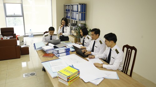 Anggota Harian Sekrerariat KS PKV, Tran Quoc Vuong melakukan temu kerja dengan Badan Pemeriksaan Keuangan Negara - ảnh 1