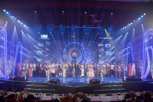 Kontes ke-2 “Suara Nyanyian ASEAN+3” tahun 2010 mencapai sukses baik - ảnh 1