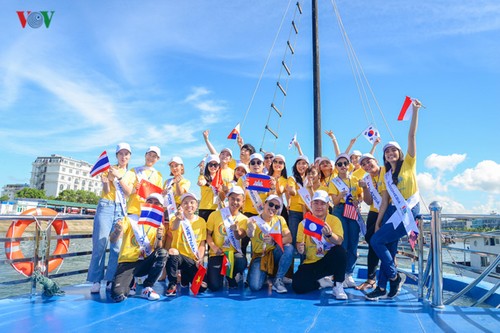 Perjalanan para kontestan Indonesia di Kontes ke-2 “Suara Nyanyian ASEAN+3” tahun 2019 - ảnh 1