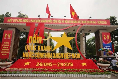 Tilgram dan surat ucapan selamat sehubungan dengan peringatan ultah ke-74 Hari Nasional Vietnam (2/9) - ảnh 1