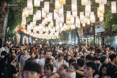 Aktivitas-aktivitas yang bergelora menyambut Festival Medio Musim Rontok di Kota Hanoi - ảnh 1