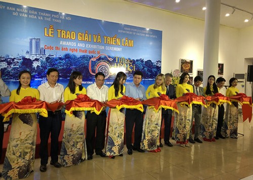 Acara penyampaian hadiah dan pameran sayembara foto artistik internasional berjudul: “Banggalah Kota Hanoi” - ảnh 1