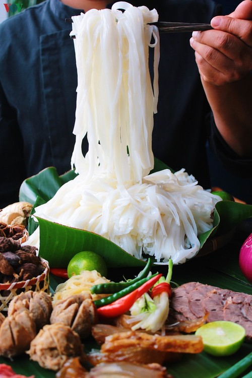Seorang koki Vietnam ingin menyosialisasikan kuliner kampung halaman di Bejing, Tiongkok - ảnh 1