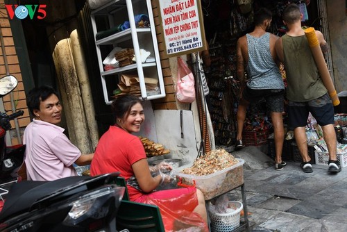 Momen-momen yang lugas Kota Hanoi - ảnh 10