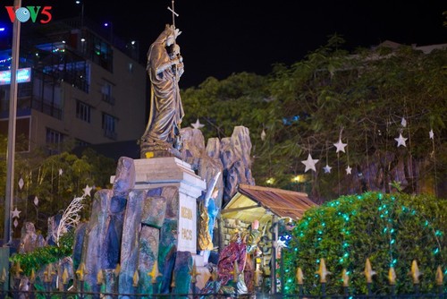 Suasana Hari Natal di Kota Hanoi - ảnh 7