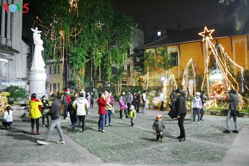 Suasana Hari Natal di Kota Hanoi - ảnh 8
