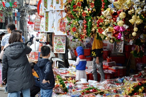 Suasana Hari Natal di Kota Hanoi - ảnh 11