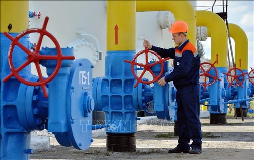 Rusia dan Ukraina mencapai kesepakatan tentang terus mengangkut gas bakar ke Eropa - ảnh 1