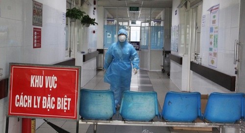 Tigapuluh warga negara Vietnam yang pulang dari Kota Wuhan, Tiongkok telah meninggalkan rumah sakit setelah 21 hari menjalani karantina - ảnh 1
