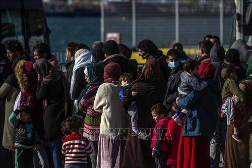 Uni Eropa mempertimbangkan penerimaan 1.500 anak migran di Yunani - ảnh 1