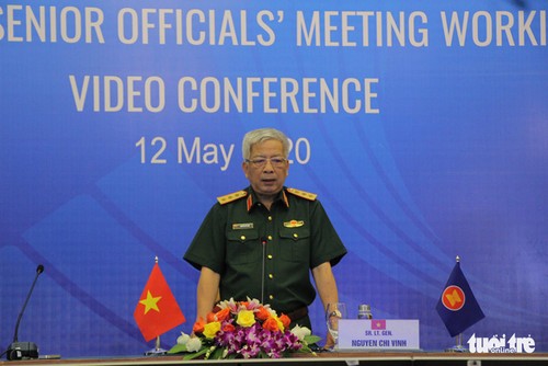 Kemhan Vietnam aktif mendorong kerjasama internasional dalam melawan wabah Covid-19 - ảnh 1