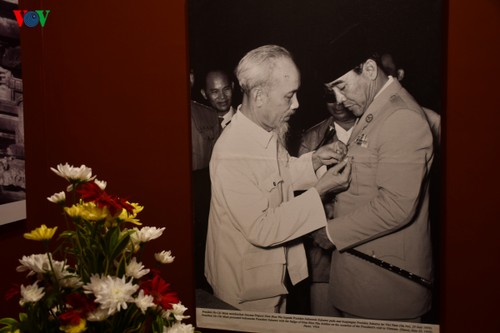 Presiden Ho Chi Minh dan Presiden Soekarno, persahabatan yang melampaui prinsip-prinsip diplomatik biasa - ảnh 4