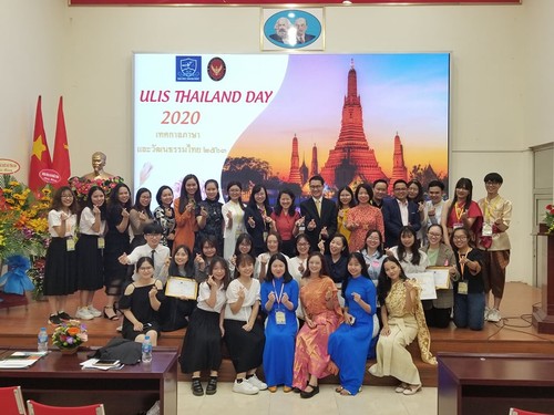Mengembangkan pengajaran bahasa Thai dan kebudayaan Thailand di Sekolah Tinggi Bahasa Asing, Universitas Nasional Hanoi - ảnh 1