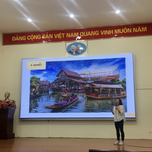 Mengembangkan pengajaran bahasa Thai dan kebudayaan Thailand di Sekolah Tinggi Bahasa Asing, Universitas Nasional Hanoi - ảnh 2
