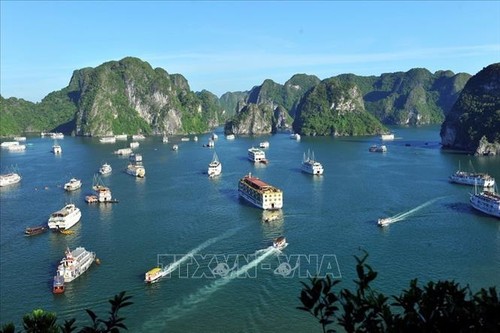 Provinsi Quang Ninh Menyambut 140.000 Wisatawan Dalam Dua Hari LiburTahun Baru 2021 - ảnh 1