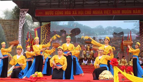 Warga Etnis Minoritas Muong di Provinsi Hoa Binh Melestarikan Bahasa Ibunya - ảnh 2