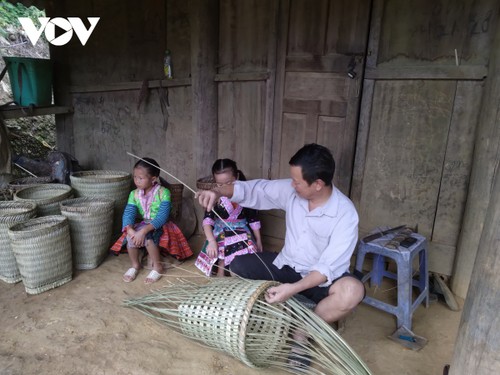 Lù Cở, Perkakas yang Berkaitan dengan Kehidupan Warga Etnis Minoritas Mong di Provinsi Son La - ảnh 1