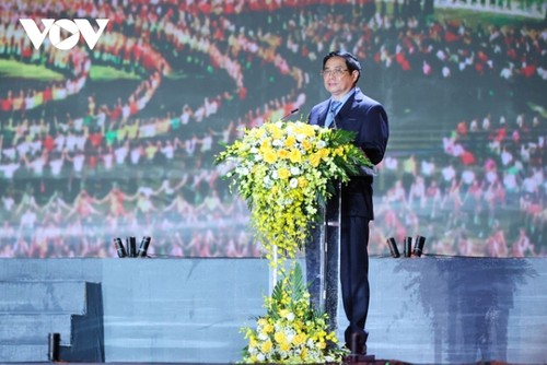 PM Pham Minh Chinh Hadiri Acara Penerimaan Piagam Pengakuaan UNESCO untuk Seni Xoe Thai - ảnh 1