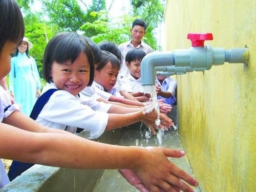 Vietnam Selalu Menjamin Agar Masyarakat Bisa Menjangkau Air Bersih - ảnh 1