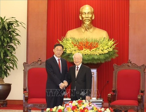 Sekjen KS PKV Nguyen Phu Trong Terima Sekretaris Komite Partai Daerah Otonomi Guangxi Zhuang, Tiongkok - ảnh 1