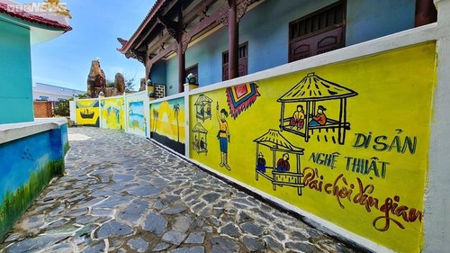 Fresko-fresko yang Hidup-Hidup di Desa Nhon Ly, Kota Quy Nhon, Provinsi Binh Dinh - ảnh 3
