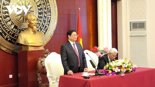 PM Vietnam, Pham Minh Chinh Menemui Komunitas Orang Vietnam di Tiongkok - ảnh 1