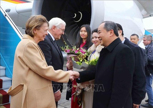 Presiden Jerman Tiba di Kota Hanoi, Mulai Kunjungan Kenegaraan di Vietnam - ảnh 1