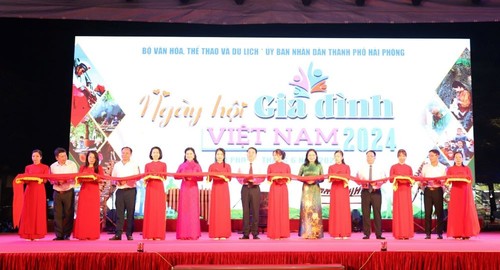 Pembukaan Festival Keluarga Vietnam Tahun 2024 - ảnh 1