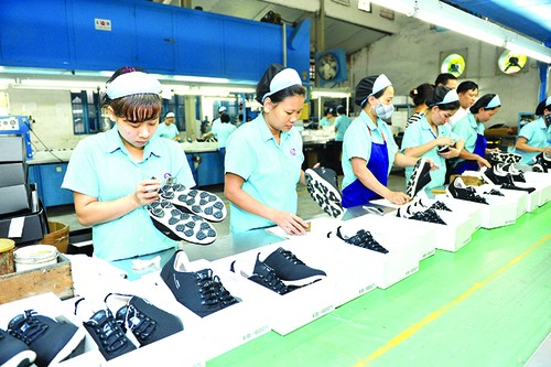 Vietnam expects to export more footwear in 2018 - ảnh 1
