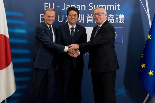 EU Parliament endorses EU-Japan free trade agreement - ảnh 1