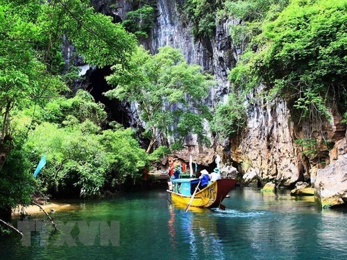 Quang Binh welcomes 40,000 visitors - ảnh 1