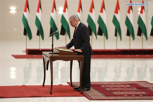 New Palestinian PM sworn in  - ảnh 1
