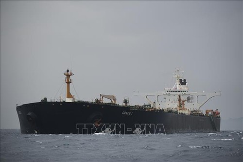 US unveils warrant to seize Iranian oil tanker in Gibraltar dispute - ảnh 1