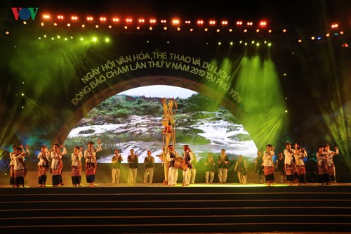Festival highlighting Cham ethnic culture closes - ảnh 1