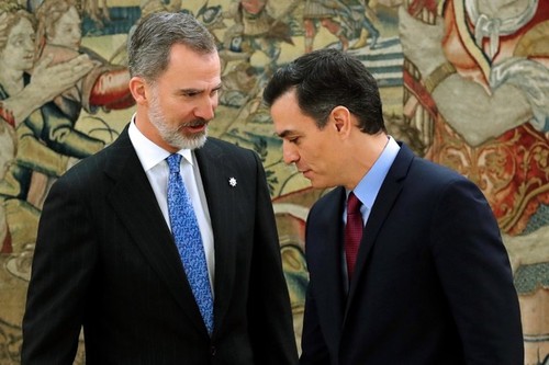 Spain has first coalition government in decades - ảnh 1