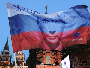 Россияне вышли на улицы, чтобы отпраздновать результаты президентских выборов - ảnh 1