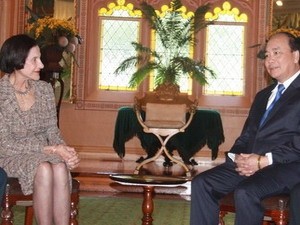 Вице-премьер Нгуен Суан Фук побеседовал с И.О генерала-губернатора Австралии - ảnh 1