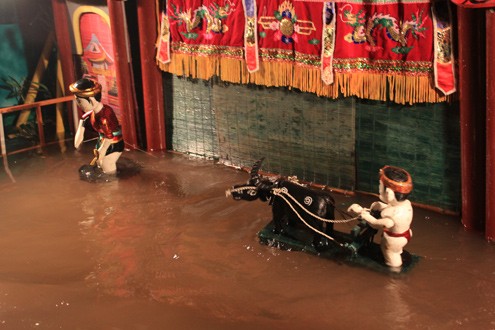 Человек, сохраняющий и развивающий ценности вьетнамского театра кукол на воде - ảnh 5