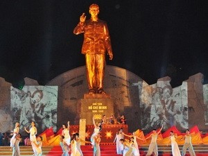 На центральном плато Тэйнгуен открылся памятник Хо Ши Мину - ảnh 1