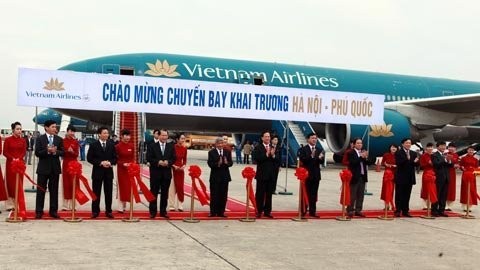 Генеральная авиакомпания «Вьетнам Эрлайнс» открыла прямую линию Ханой-Фукуок - ảnh 1