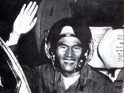 Герой Фам Туан - первый вьетнамский летчик, сбивший бомбардировщик Б-52 - ảnh 2