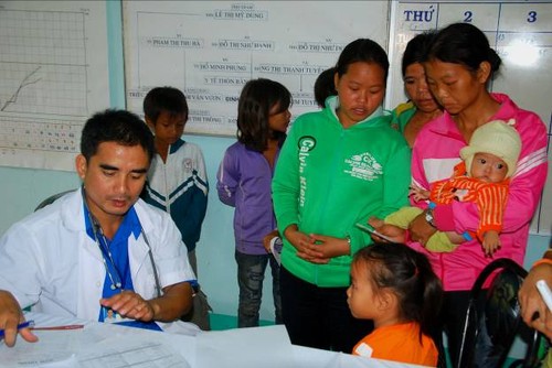 Предоставление услуг по медосмотру и лечению малоимущим провинции Жалай - ảnh 1