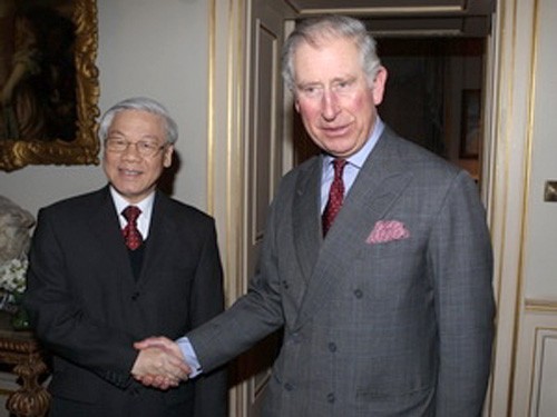 Генсек ЦК КПВ Нгуен Фу Чонг встретился с принцем Королевства Великобритании - ảnh 1