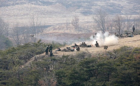 КНДР проводит артиллерийские военные учения - ảnh 1