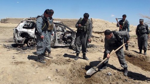 Жертвами бомбардировки НАТО на юге Афганистана стали полицейские и мирные жители - ảnh 1