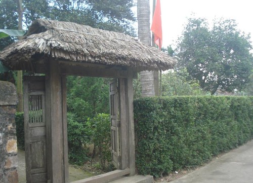 Посещение дома-музея генерала армии Во Нгуен Зяпа - ảnh 1