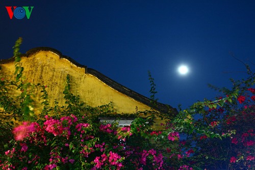 Древний город Хойан в летнюю лунную ночь - ảnh 3