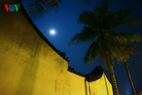Древний город Хойан в летнюю лунную ночь - ảnh 8